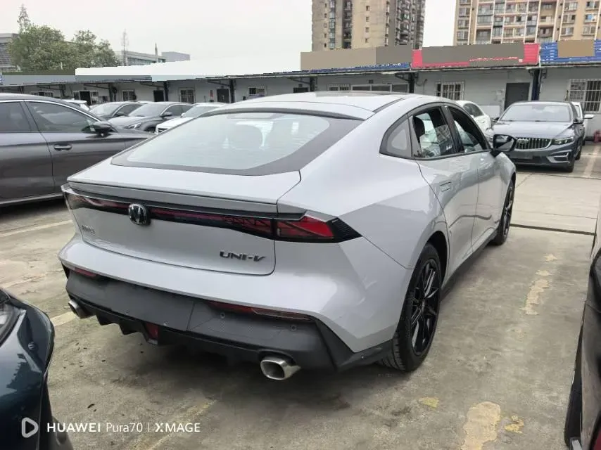 2022 ChangAn UNI-V 1.5T 188HP L4 7DCT,autocango,china used car exporter,china ev exporter,chinese used car exporter,chinese used ev exporter