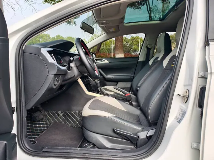 2021 Haval H6 1.5T 169HP L4 7DCT,autocango,china used car exporter,china ev exporter,chinese used car exporter,chinese used ev exporter