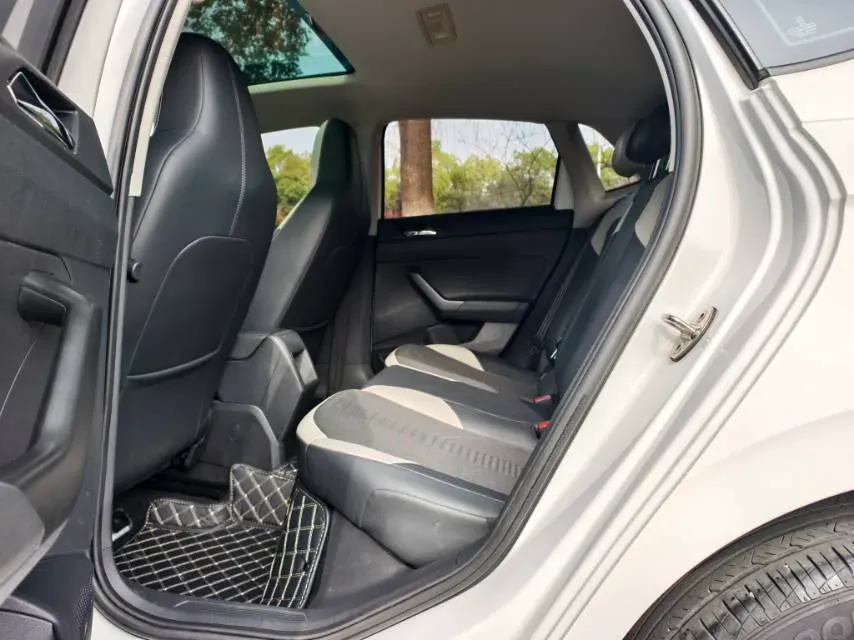 2021 Haval H6 1.5T 169HP L4 7DCT,autocango,china used car exporter,china ev exporter,chinese used car exporter,chinese used ev exporter