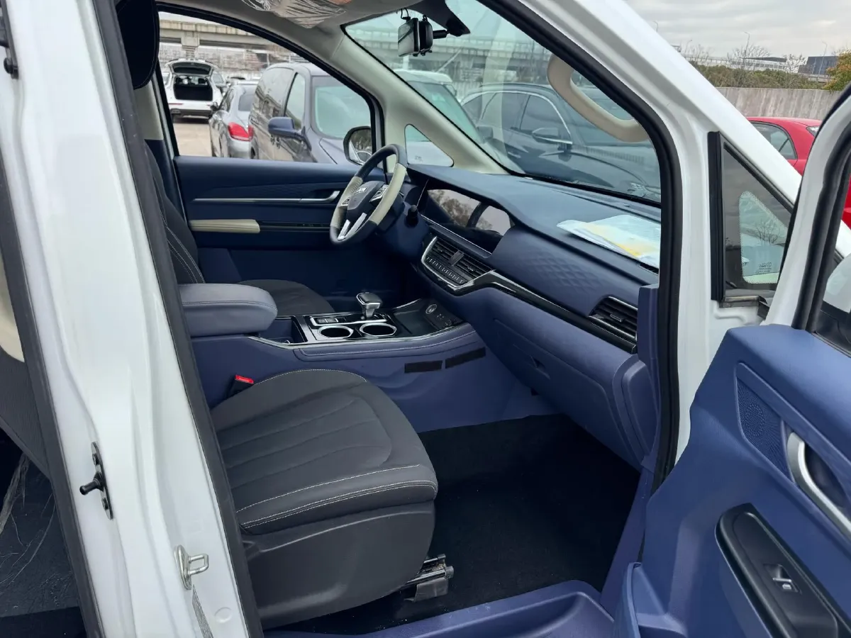 2025 BAW RuiSheng Trump M7 2.0L 144HP L4 8AT,autocango,china used car exporter,china ev exporter,chinese used car exporter,chinese used ev exporter