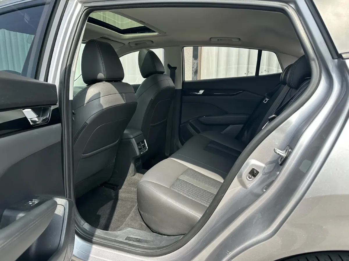 2020 DongFeng Aeolus YiXuan 1.5T 150HP L4 6DCT,autocango,china used car exporter,china ev exporter,chinese used car exporter,chinese used ev exporter