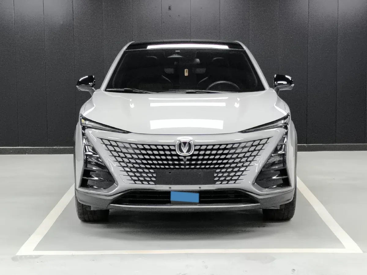 2022 ChangAn UNI-T 1.5T 188HP L4 7DCT,autocango,china used car exporter,china ev exporter,chinese used car exporter,chinese used ev exporter