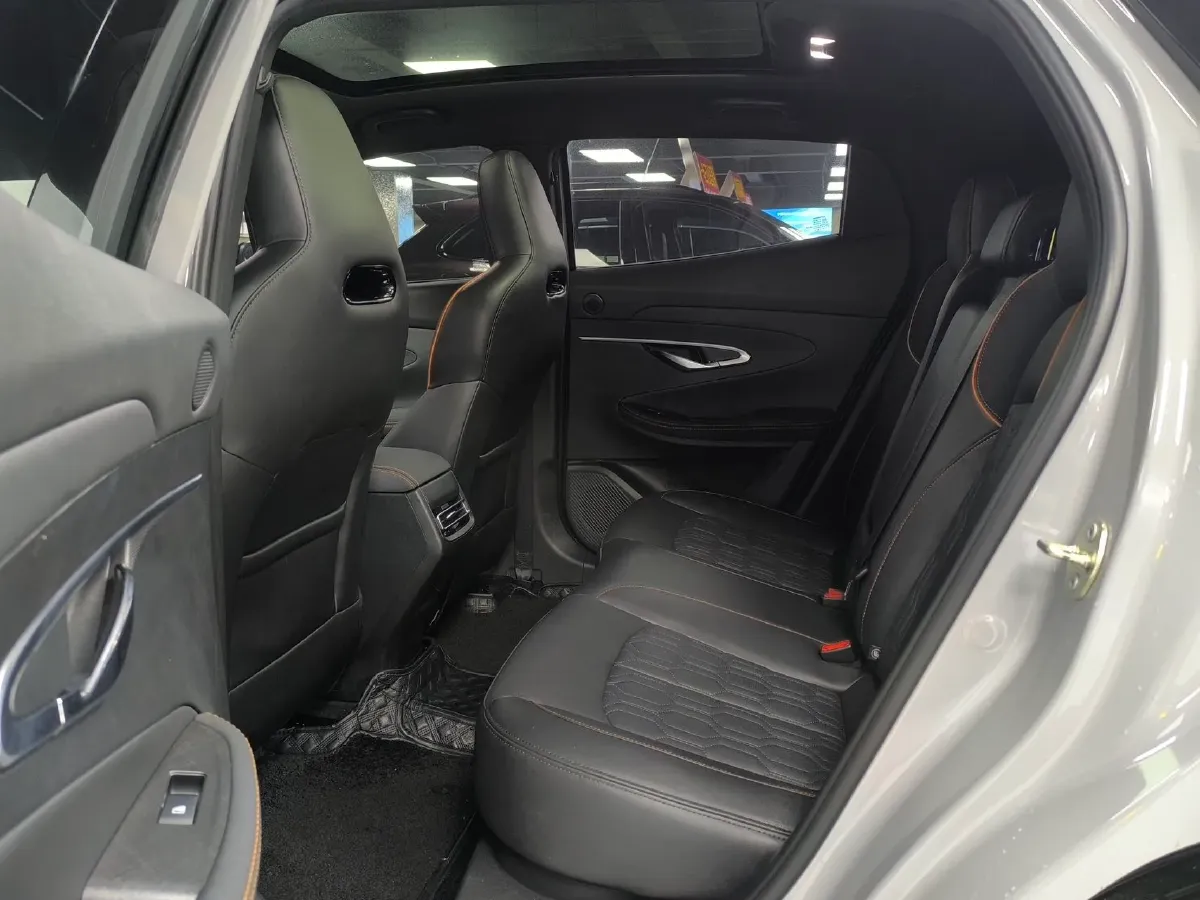 2022 ChangAn UNI-T 1.5T 188HP L4 7DCT,autocango,china used car exporter,china ev exporter,chinese used car exporter,chinese used ev exporter