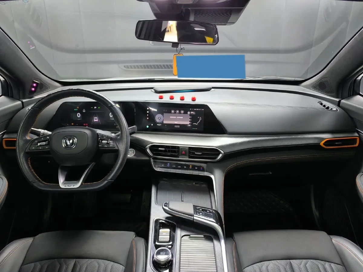 2022 ChangAn UNI-T 1.5T 188HP L4 7DCT,autocango,china used car exporter,china ev exporter,chinese used car exporter,chinese used ev exporter