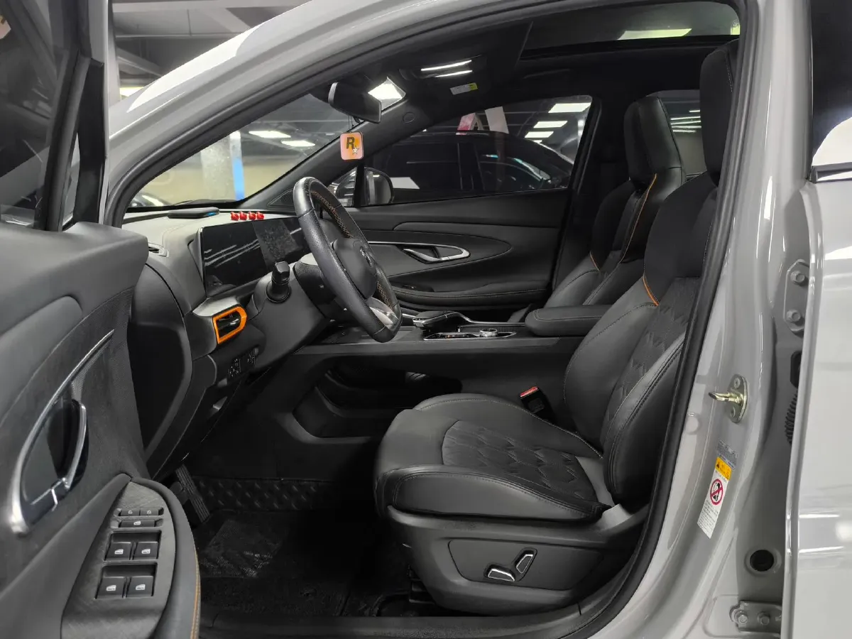 2022 ChangAn UNI-T 1.5T 188HP L4 7DCT,autocango,china used car exporter,china ev exporter,chinese used car exporter,chinese used ev exporter