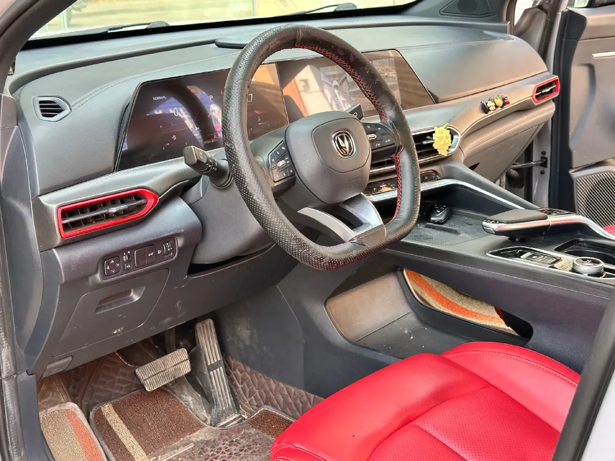 2020 ChangAn UNI-T 1.5T 180HP L4 7DCT,autocango,china used car exporter,china ev exporter,chinese used car exporter,chinese used ev exporter