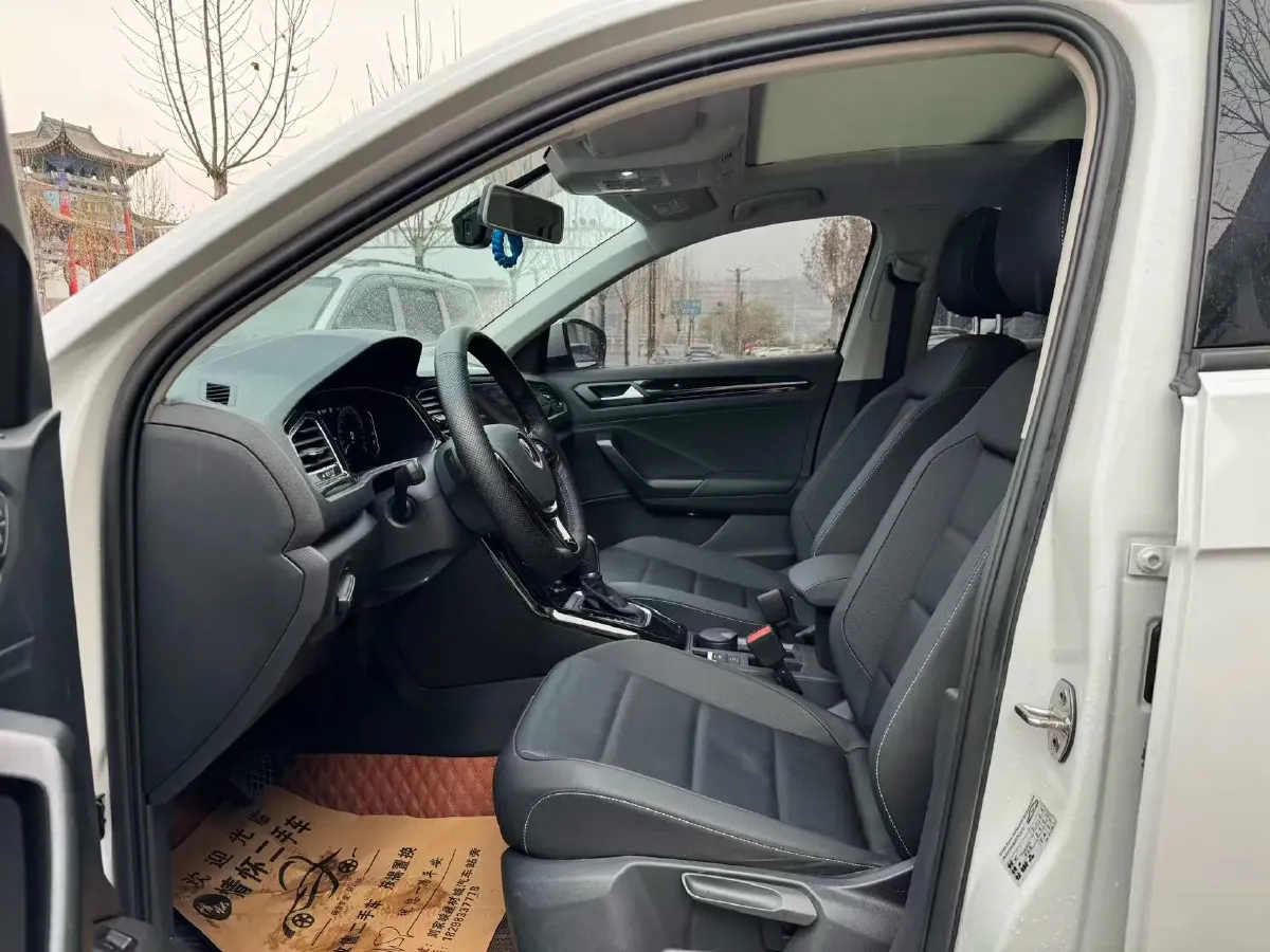 2021 Volkswagen T-Roc 1.4T 150HP L4 7DCT,autocango,china used car exporter,china ev exporter,chinese used car exporter,chinese used ev exporter