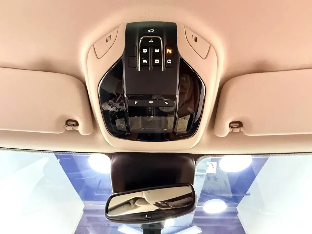 2018 Jaguar XJ 3.0T 340HP V6 8AT,autocango,china used car exporter,china ev exporter,chinese used car exporter,chinese used ev exporter