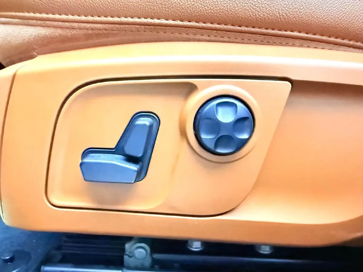 2018 Jaguar XJ 3.0T 340HP V6 8AT,autocango,china used car exporter,china ev exporter,chinese used car exporter,chinese used ev exporter