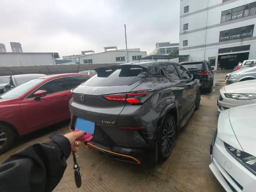 2022 ChangAn UNI-T 1.5T 188HP L4 7DCT,autocango,china used car exporter,china ev exporter,chinese used car exporter,chinese used ev exporter