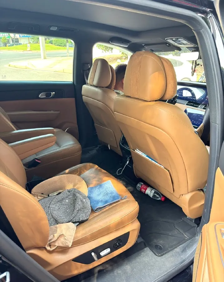 2021 Li ONE Range Extended 131HP REEV 40.5KWH,autocango,china used car exporter,china ev exporter,chinese used car exporter,chinese used ev exporter