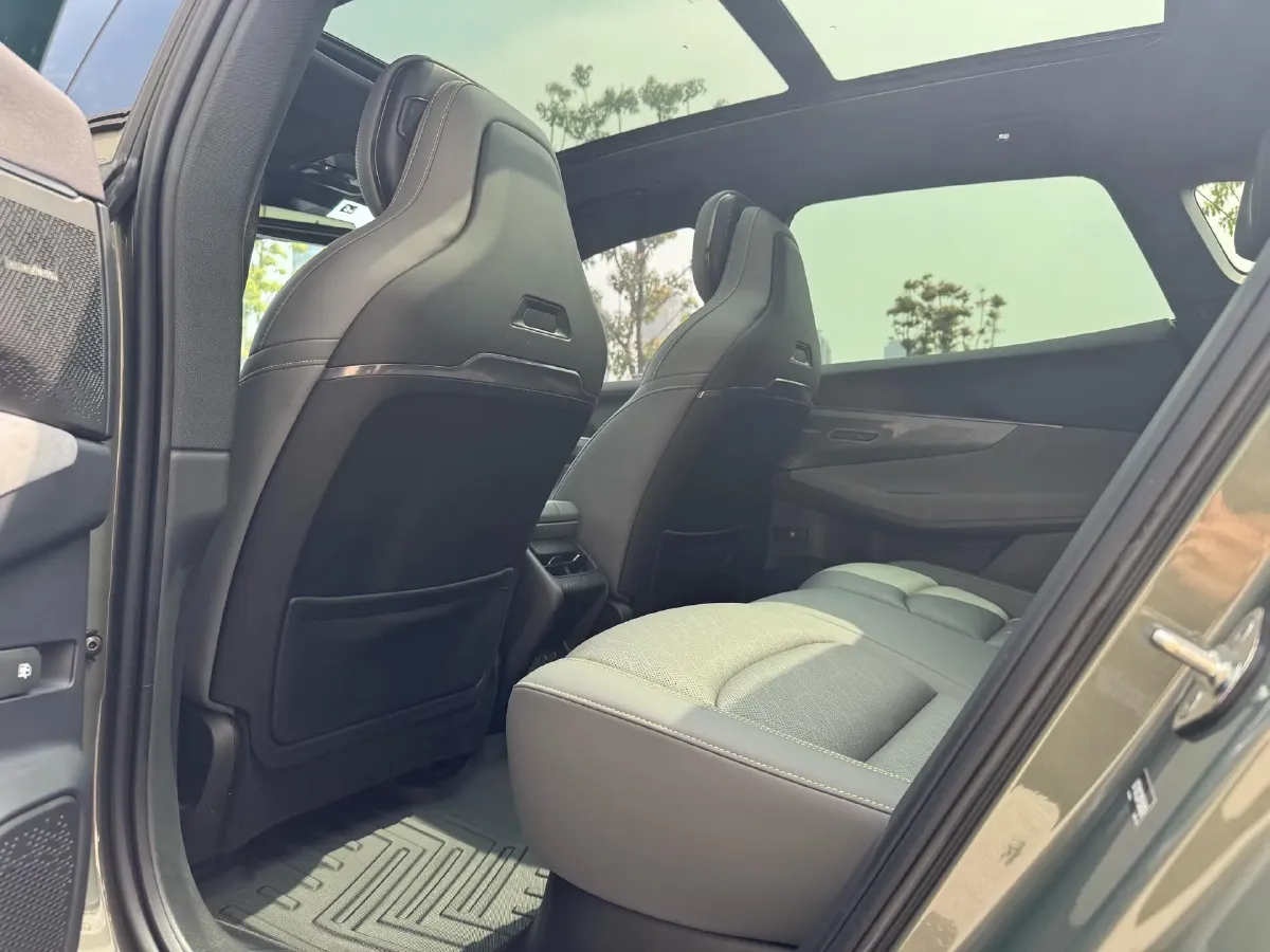 2023 LYNK&CO 08 EM-P 1.5T 163HP L4 3DHT PHEV 39.8KWH,autocango,china used car exporter,china ev exporter,chinese used car exporter,chinese used ev exporter