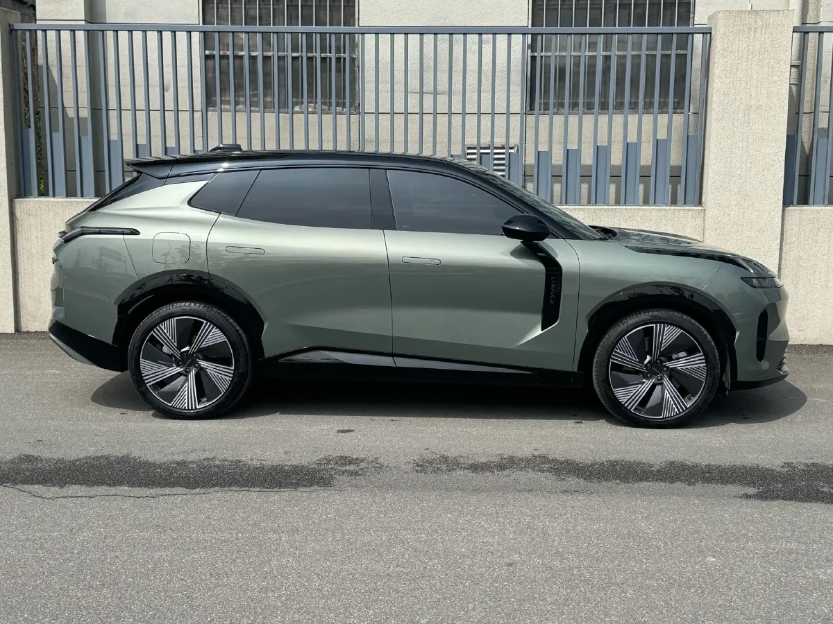 2023 LYNK&CO 08 EM-P 1.5T 163HP L4 3DHT PHEV 39.8KWH,autocango,china used car exporter,china ev exporter,chinese used car exporter,chinese used ev exporter