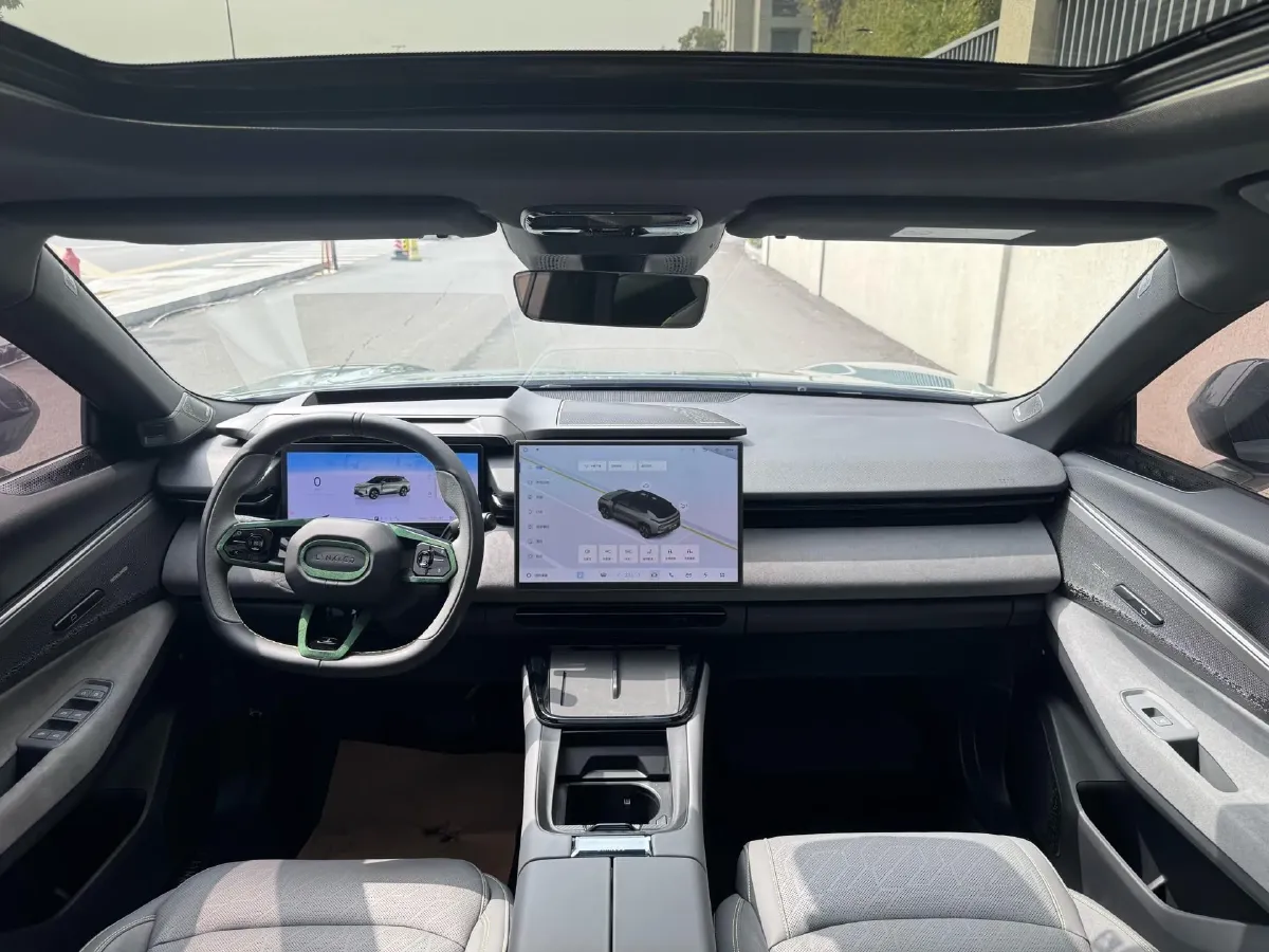 2023 LYNK&CO 08 EM-P 1.5T 163HP L4 3DHT PHEV 39.8KWH,autocango,china used car exporter,china ev exporter,chinese used car exporter,chinese used ev exporter