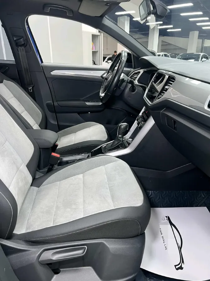 2021 Volkswagen T-Roc 1.4T 150HP L4 7DCT,autocango,china used car exporter,china ev exporter,chinese used car exporter,chinese used ev exporter