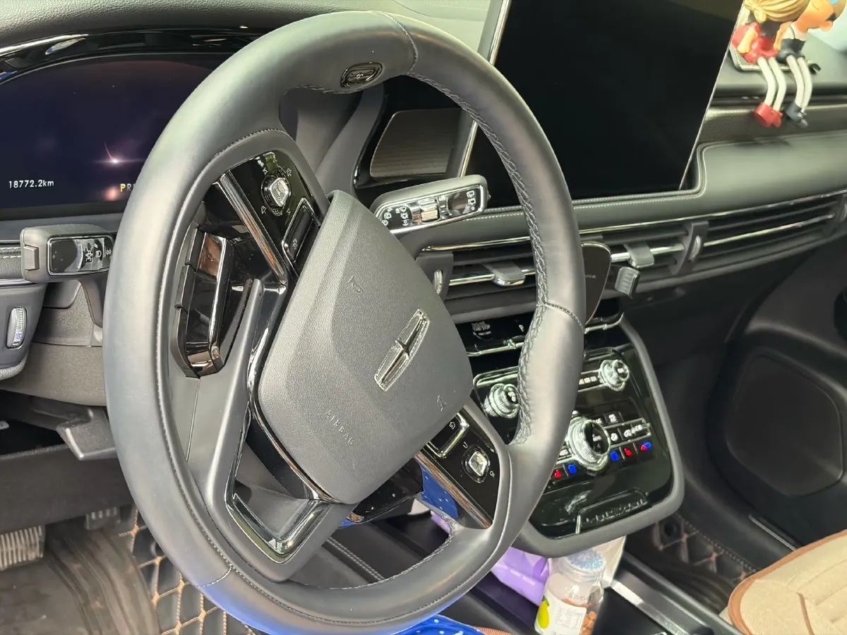 2022 Lincoln Corsair 2.0T 245HP L4 8AT,autocango,china used car exporter,china ev exporter,chinese used car exporter,chinese used ev exporter