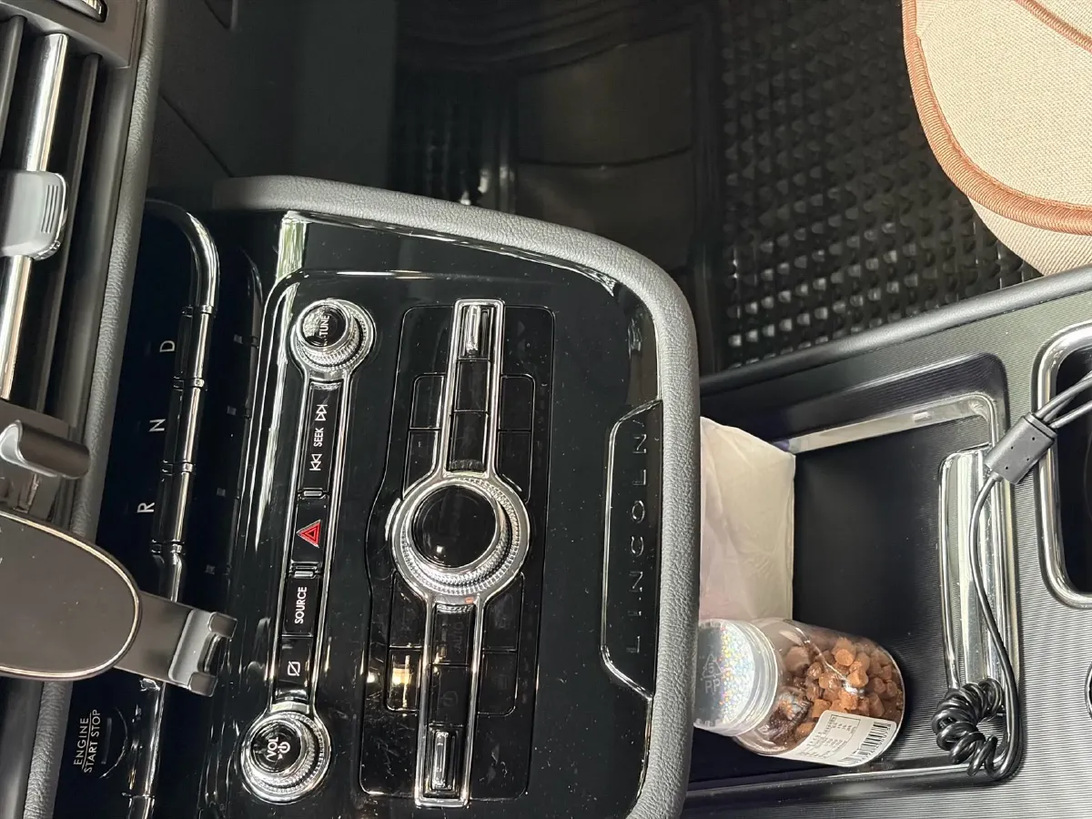 2022 Lincoln Corsair 2.0T 245HP L4 8AT,autocango,china used car exporter,china ev exporter,chinese used car exporter,chinese used ev exporter