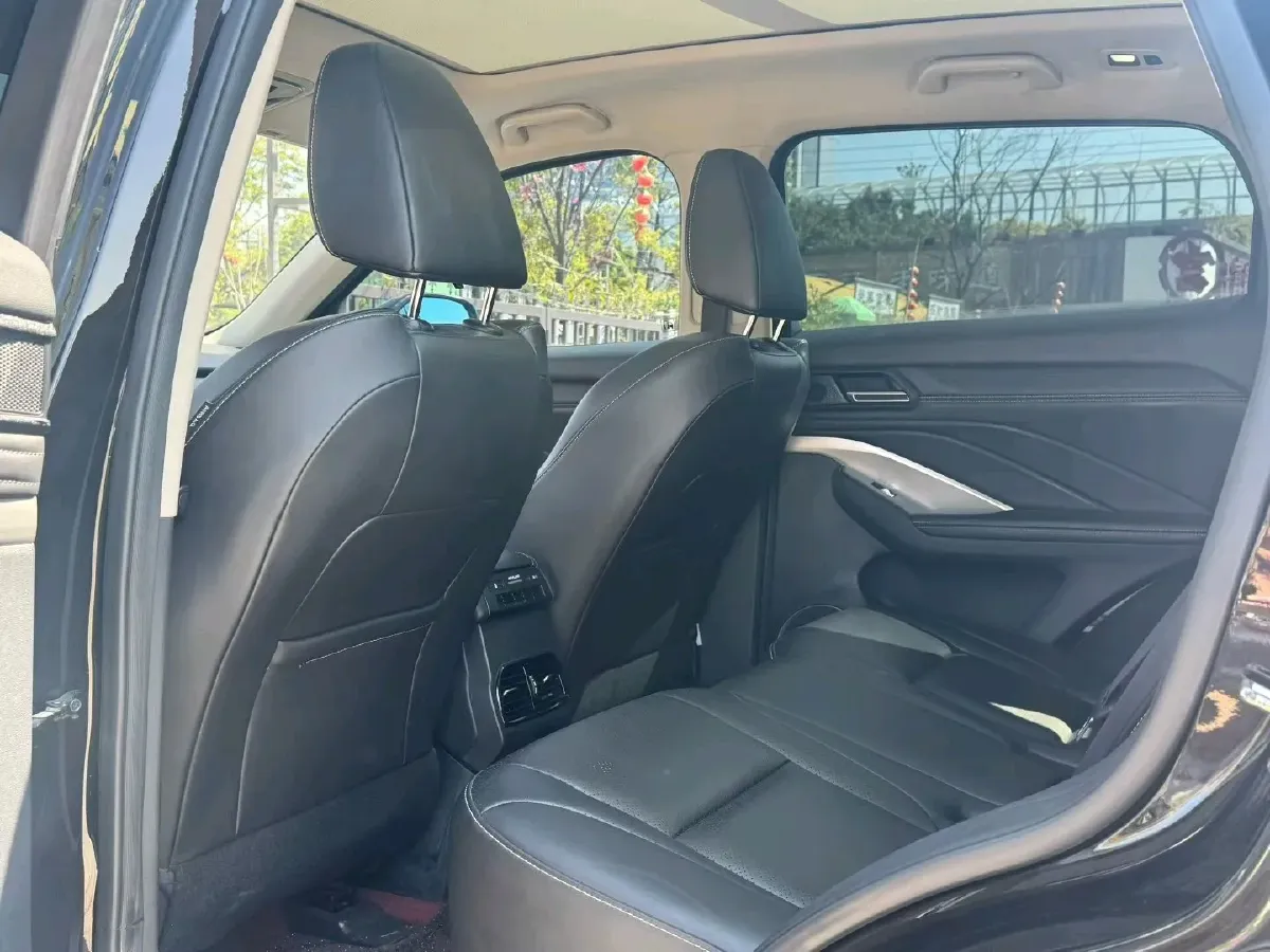 2020 WEY VV6 2.0T 227HP L4 7DCT,autocango,china used car exporter,china ev exporter,chinese used car exporter,chinese used ev exporter