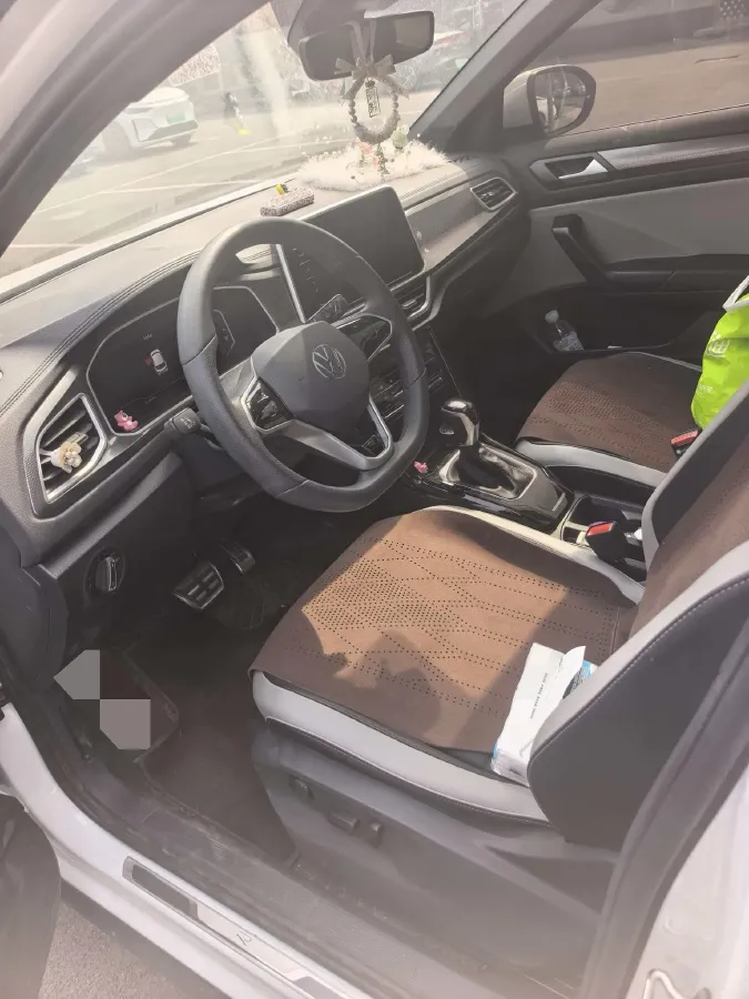 2025 Volkswagen T-Roc 1.5T 160HP L4 7DCT,autocango,china used car exporter,china ev exporter,chinese used car exporter,chinese used ev exporter