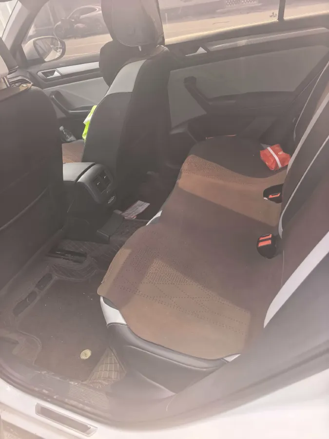 2025 Volkswagen T-Roc 1.5T 160HP L4 7DCT,autocango,china used car exporter,china ev exporter,chinese used car exporter,chinese used ev exporter