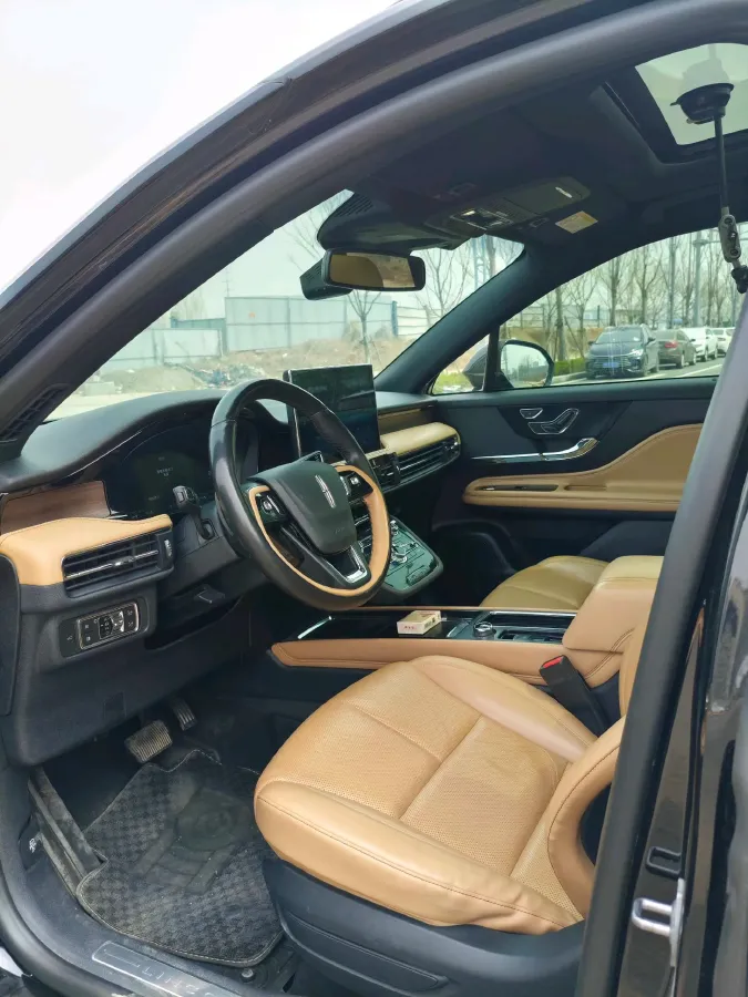 2021 Lincoln Corsair 2.0T 245HP L4 8AT,autocango,china used car exporter,china ev exporter,chinese used car exporter,chinese used ev exporter