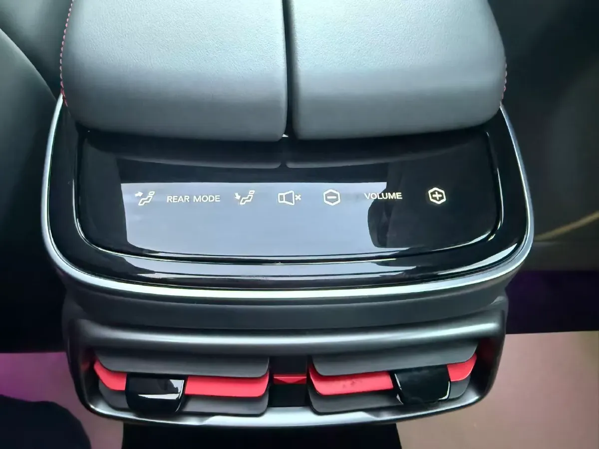 2022 ARCFOX αS BEV 74.5KWH,autocango,china used car exporter,china ev exporter,chinese used car exporter,chinese used ev exporter