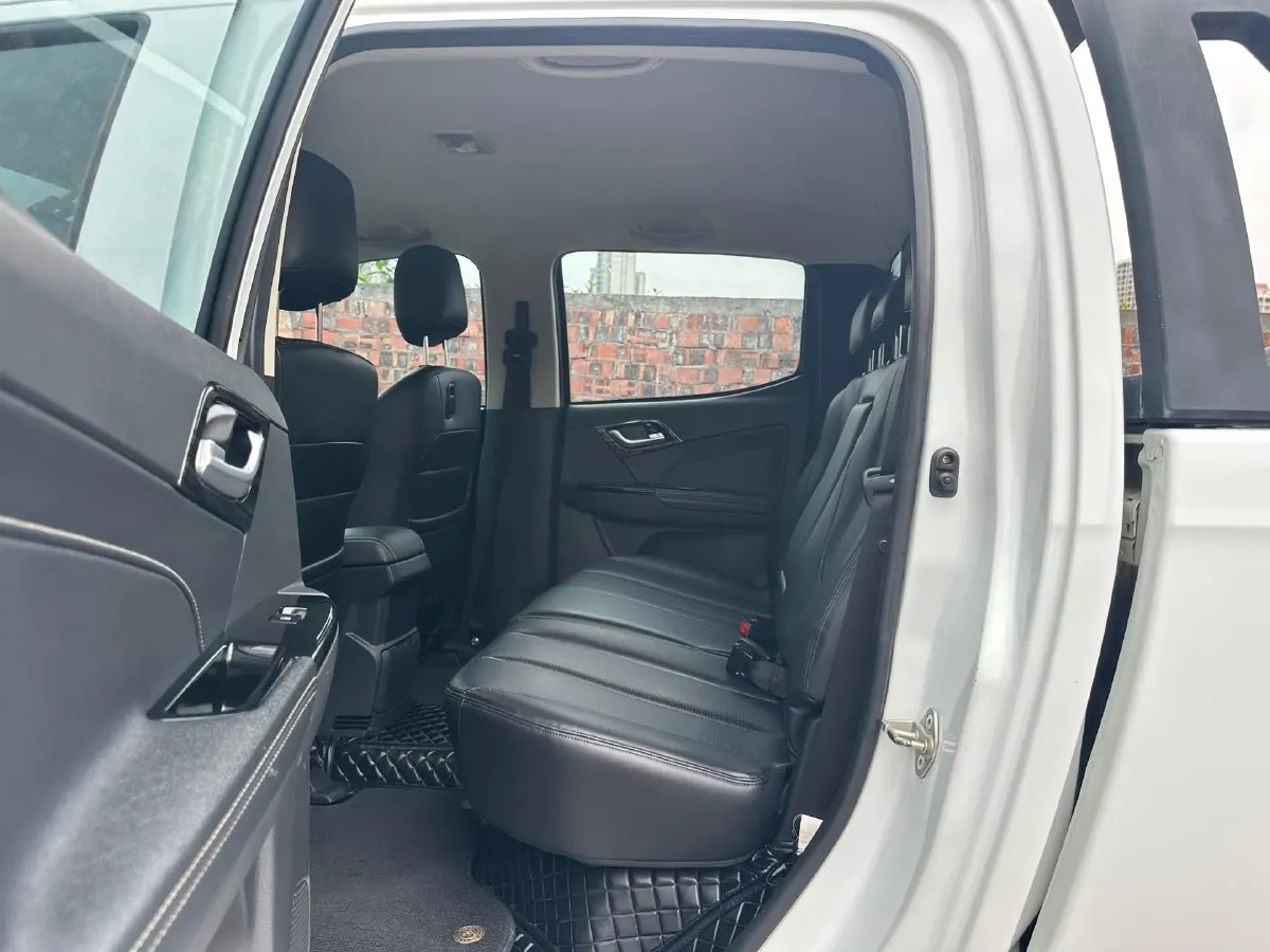 2020 Isuzu LingTuo 2.5T 150HP L4 6AT,autocango,china used car exporter,china ev exporter,chinese used car exporter,chinese used ev exporter