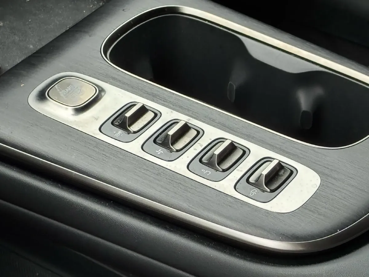 2024 MI SU7 BEV 101KWH,autocango,china used car exporter,china ev exporter,chinese used car exporter,chinese used ev exporter