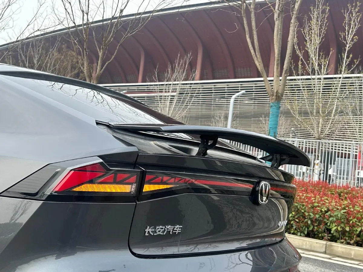 2024 ChangAn UNI-V 1.5T 188HP L4 7DCT,autocango,china used car exporter,china ev exporter,chinese used car exporter,chinese used ev exporter