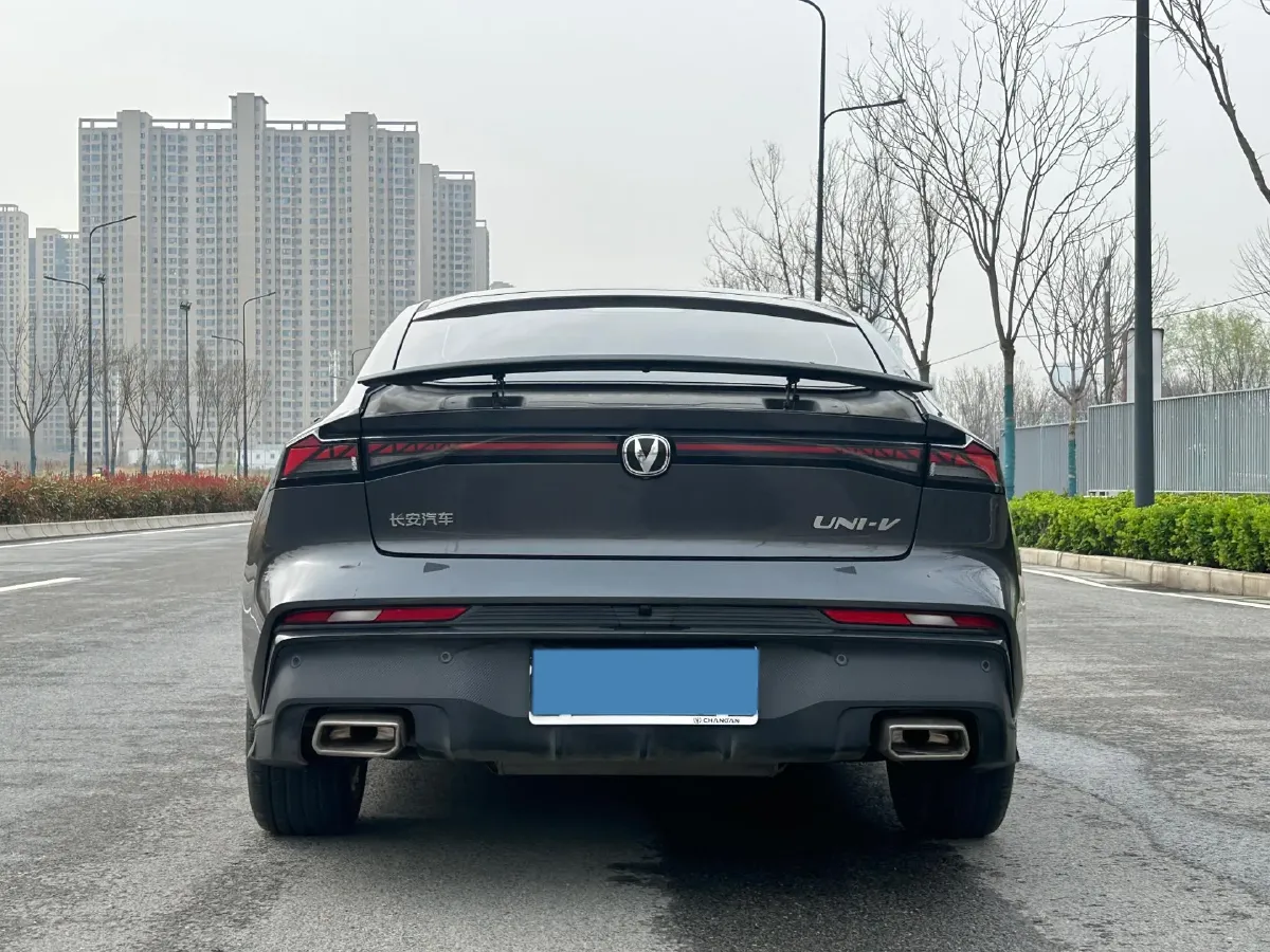 2024 ChangAn UNI-V 1.5T 188HP L4 7DCT,autocango,china used car exporter,china ev exporter,chinese used car exporter,chinese used ev exporter
