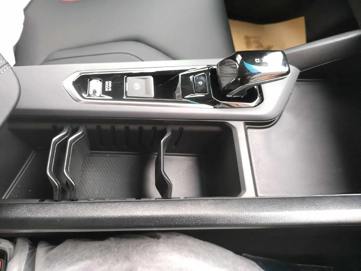 2024 Geely Binray 1.5T 181HP L4 7DCT,autocango,china used car exporter,china ev exporter,chinese used car exporter,chinese used ev exporter