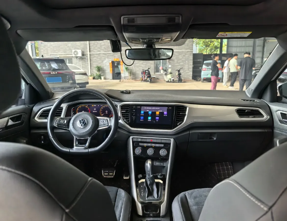 2022 Volkswagen T-Roc 1.4T 150HP L4 7DCT,autocango,china used car exporter,china ev exporter,chinese used car exporter,chinese used ev exporter