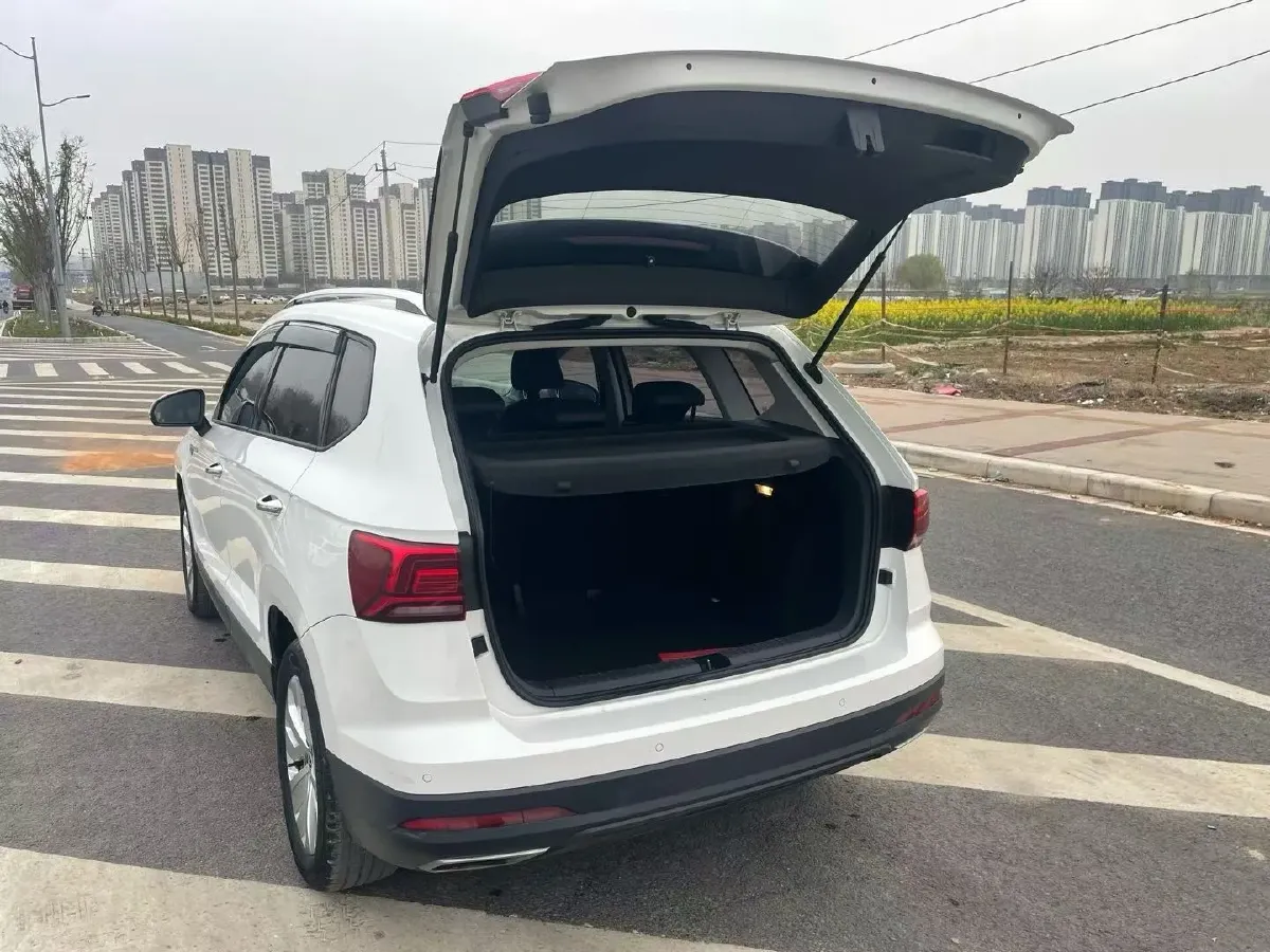 2019 MINI MINI 1.5T 102HP L3 7DCT,autocango,china used car exporter,china ev exporter,chinese used car exporter,chinese used ev exporter