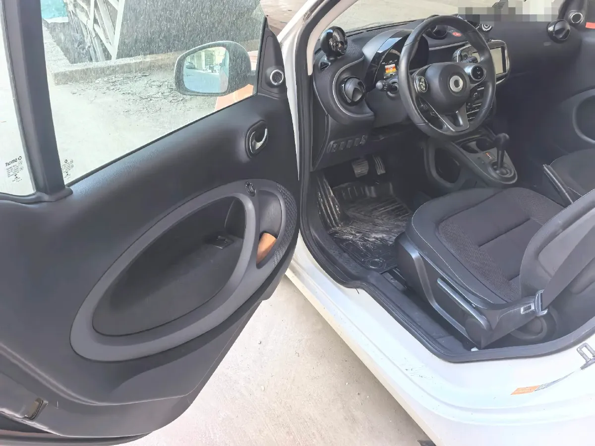 2017 Smart smart fortwo 1.0L 71HP L3 6DCT,autocango,china used car exporter,china ev exporter,chinese used car exporter,chinese used ev exporter