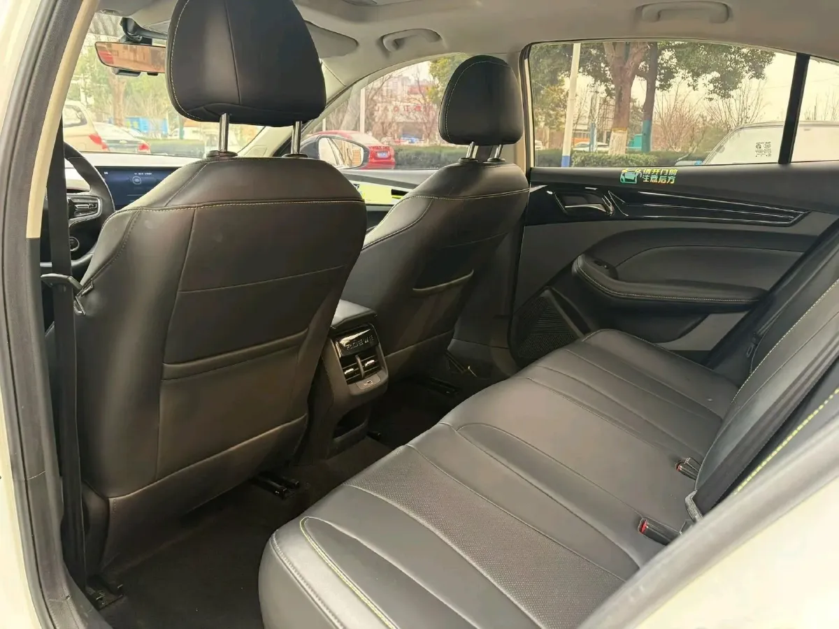 2021 Roewe i5 1.5L 120HP L4 CVT,autocango,china used car exporter,china ev exporter,chinese used car exporter,chinese used ev exporter