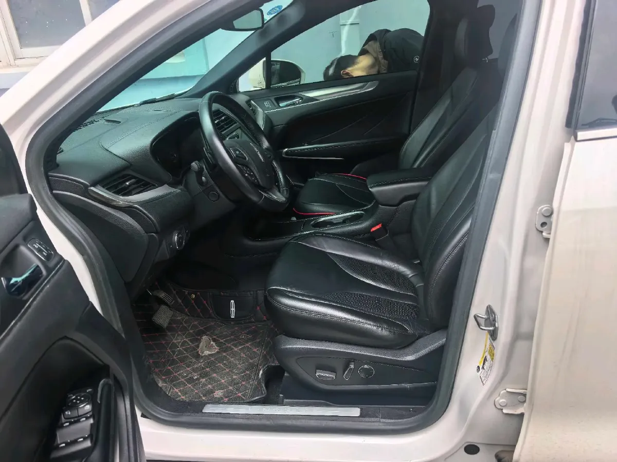 2019 Volkswagen Tiguan 2.0T 180HP L4 7DCT,autocango,china used car exporter,china ev exporter,chinese used car exporter,chinese used ev exporter