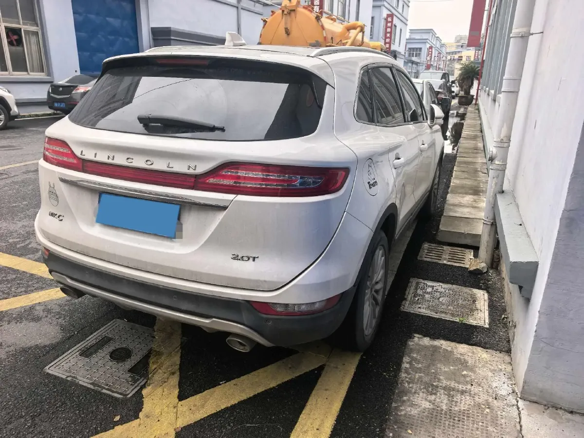 2019 Volkswagen Tiguan 2.0T 180HP L4 7DCT,autocango,china used car exporter,china ev exporter,chinese used car exporter,chinese used ev exporter