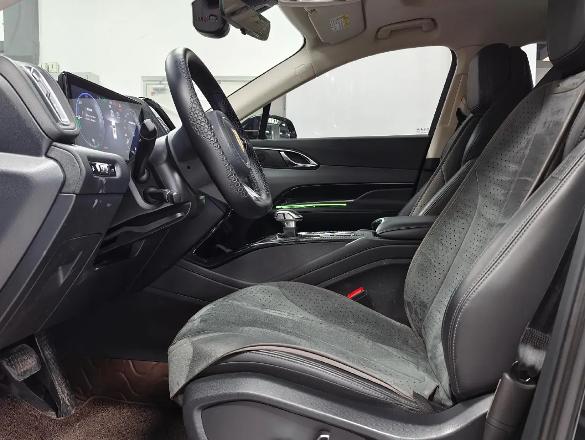 2024 HongQi HS3 1.5T 169HP L4 1DHT PHEV 18.4KWH,autocango,china used car exporter,china ev exporter,chinese used car exporter,chinese used ev exporter