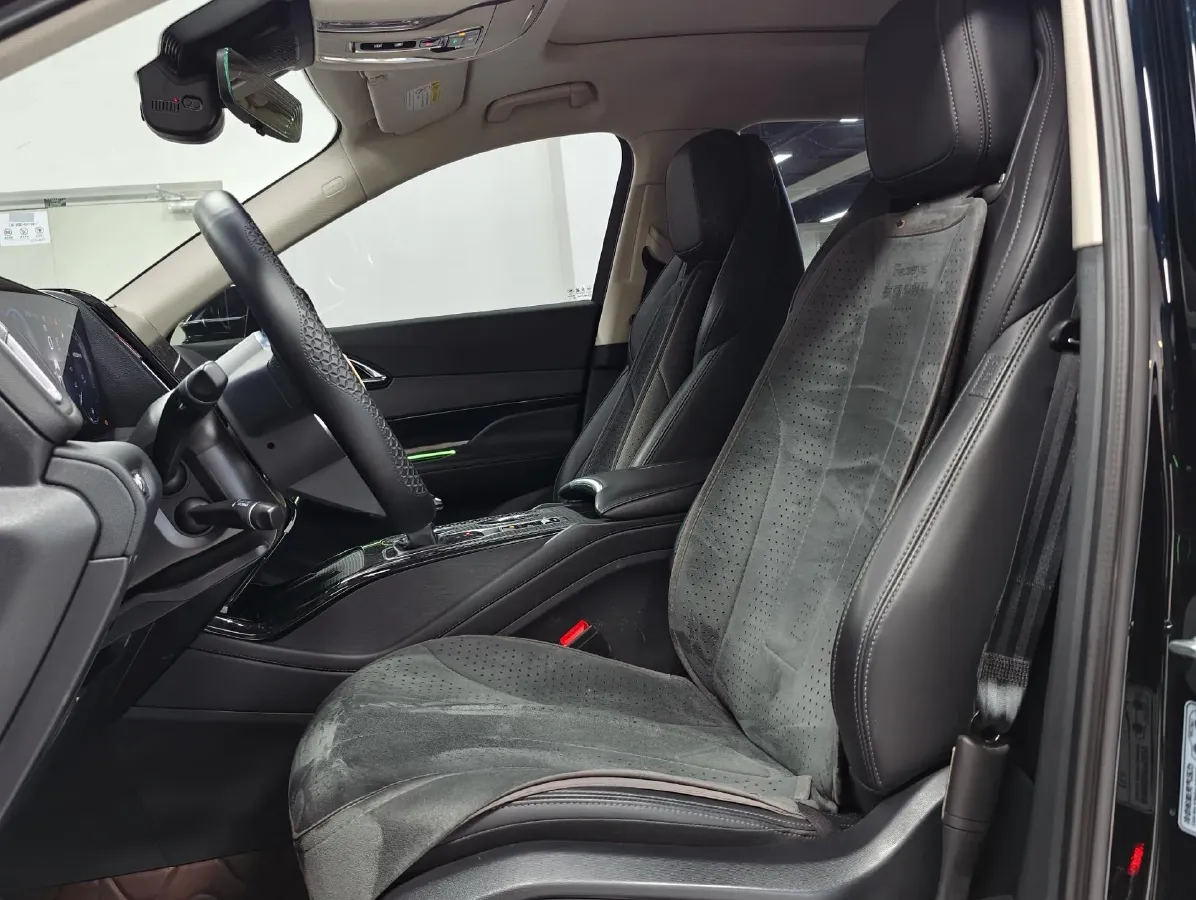 2024 HongQi HS3 1.5T 169HP L4 1DHT PHEV 18.4KWH,autocango,china used car exporter,china ev exporter,chinese used car exporter,chinese used ev exporter