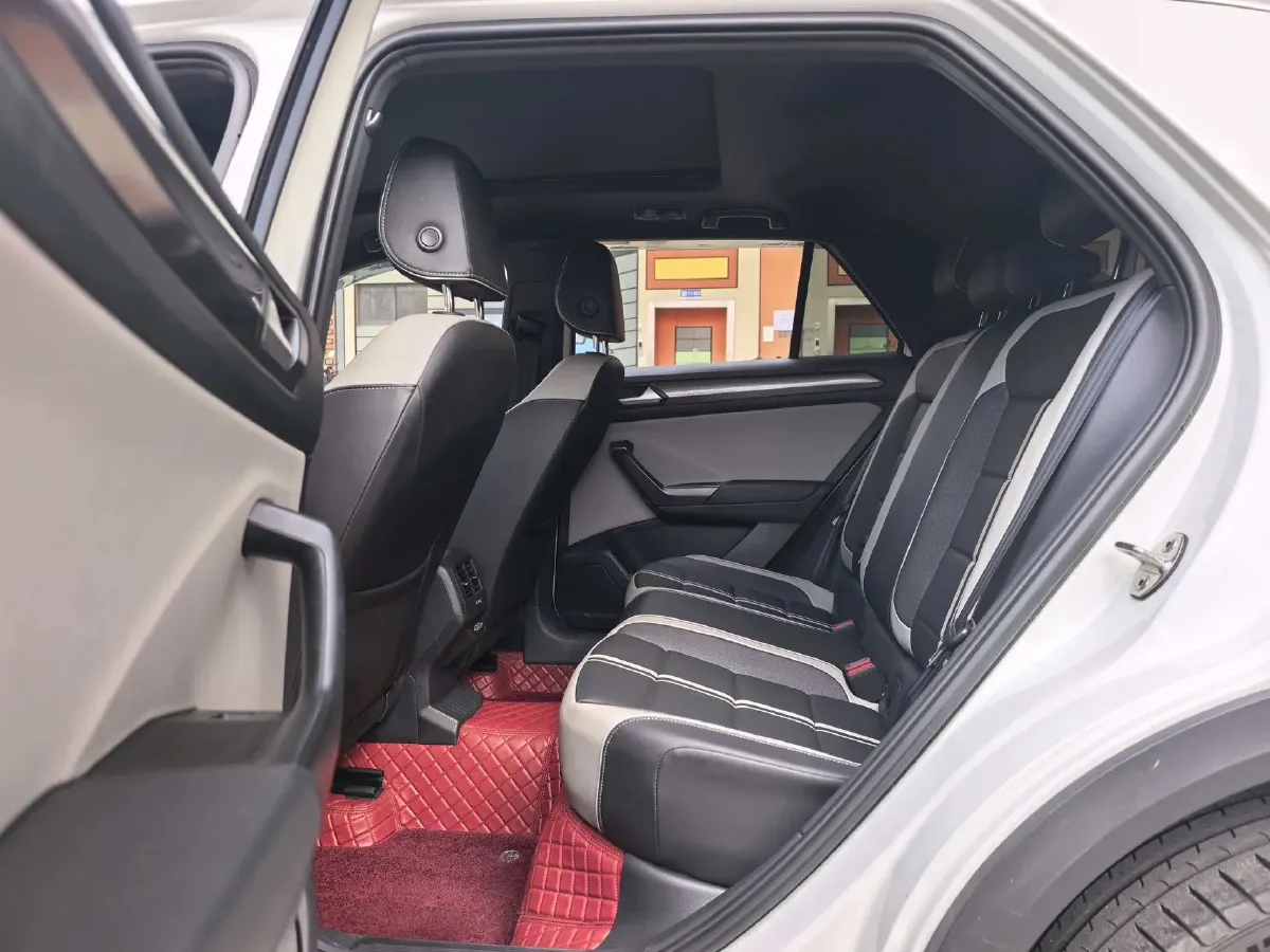 2024 Volkswagen T-Roc 1.5T 160HP L4 7DCT,autocango,china used car exporter,china ev exporter,chinese used car exporter,chinese used ev exporter