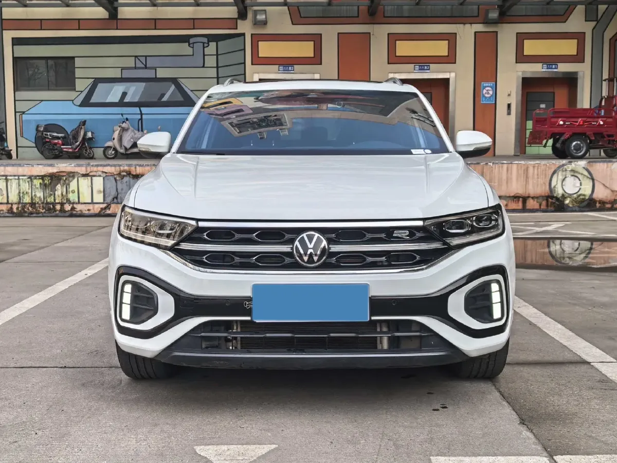 2024 Volkswagen T-Roc 1.5T 160HP L4 7DCT,autocango,china used car exporter,china ev exporter,chinese used car exporter,chinese used ev exporter