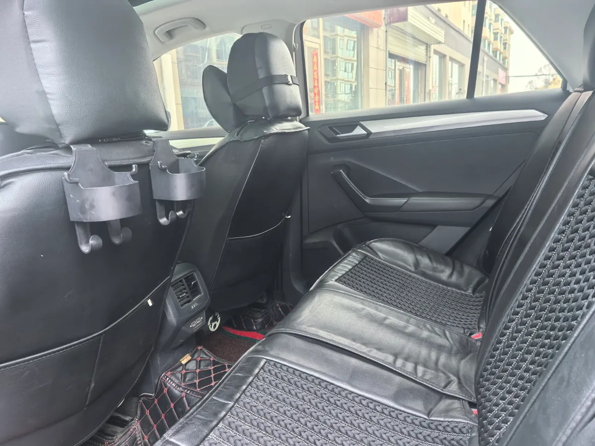 2020 Volkswagen T-Roc 1.4T 131HP L4 7DCT,autocango,china used car exporter,china ev exporter,chinese used car exporter,chinese used ev exporter