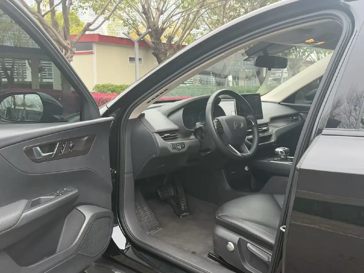 2022 HongQi E-QM5 BEV 54KWH,autocango,china used car exporter,china ev exporter,chinese used car exporter,chinese used ev exporter