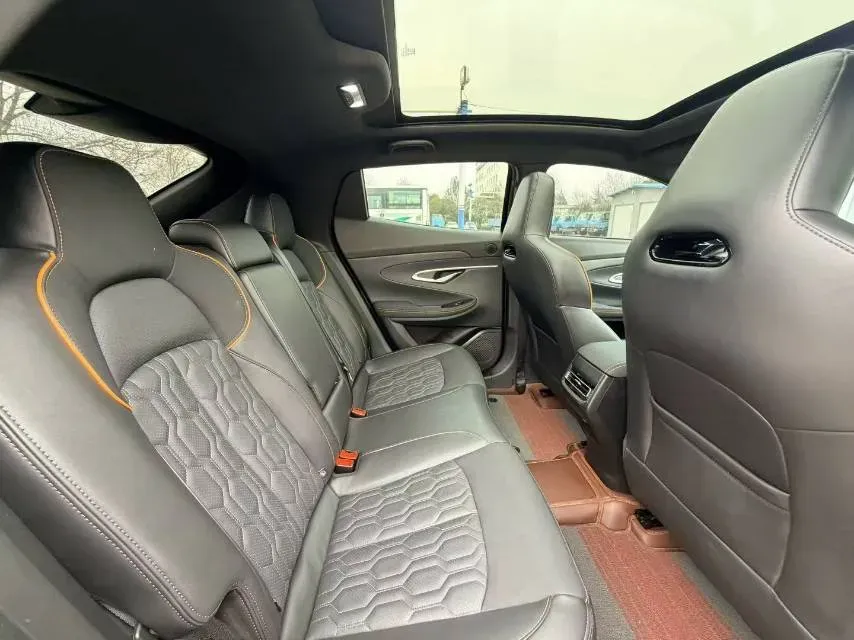 2022 ChangAn UNI-T 1.5T 188HP L4 7DCT,autocango,china used car exporter,china ev exporter,chinese used car exporter,chinese used ev exporter