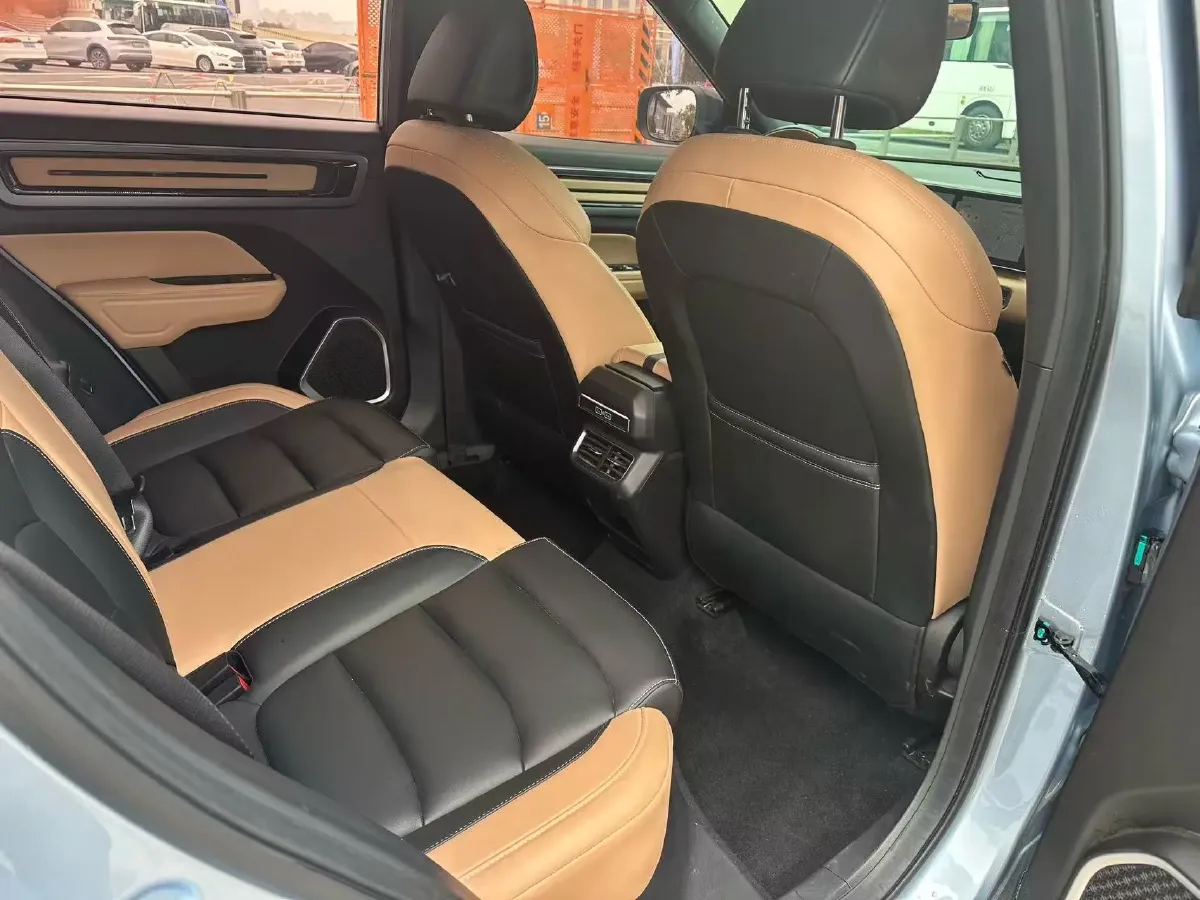 2023 Geely ICON 1.5T 181HP L4 7DCT,autocango,china used car exporter,china ev exporter,chinese used car exporter,chinese used ev exporter