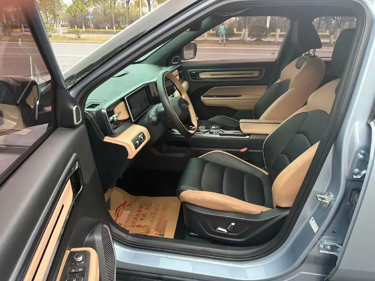 2023 Geely ICON 1.5T 181HP L4 7DCT,autocango,china used car exporter,china ev exporter,chinese used car exporter,chinese used ev exporter