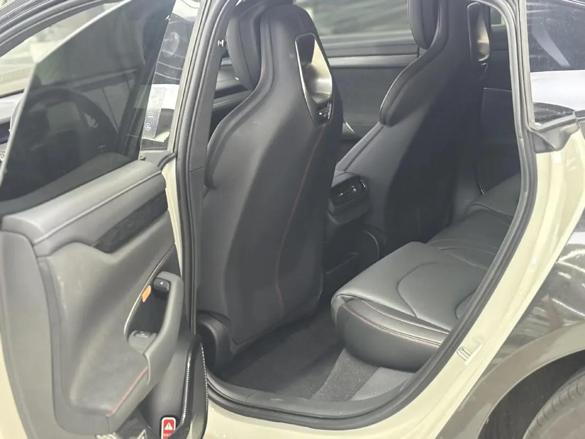 2024 MI SU7 BEV 73.6KWH,autocango,china used car exporter,china ev exporter,chinese used car exporter,chinese used ev exporter