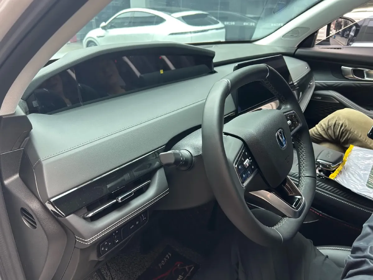 2024 ChangAn UNI-K 2.0T 233HP L4 8AT,autocango,china used car exporter,china ev exporter,chinese used car exporter,chinese used ev exporter