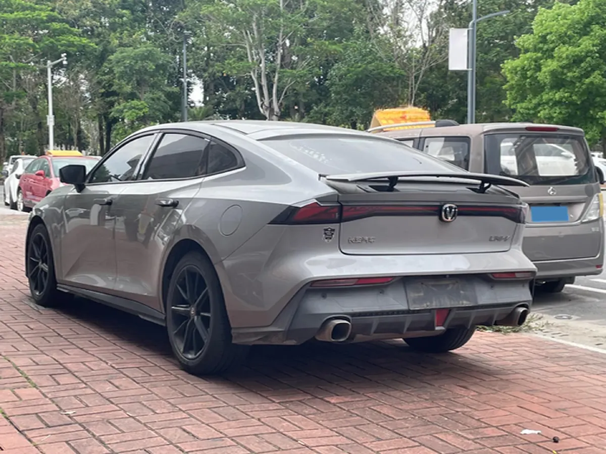 2022 ChangAn UNI-V 1.5T 188HP L4 7DCT,autocango,china used car exporter,china ev exporter,chinese used car exporter,chinese used ev exporter