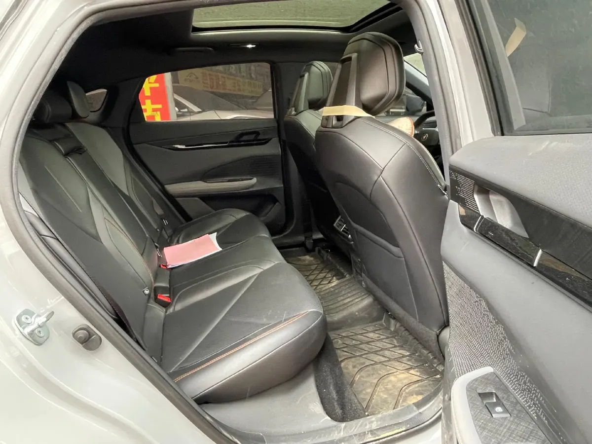 2022 ChangAn UNI-V 1.5T 188HP L4 7DCT,autocango,china used car exporter,china ev exporter,chinese used car exporter,chinese used ev exporter